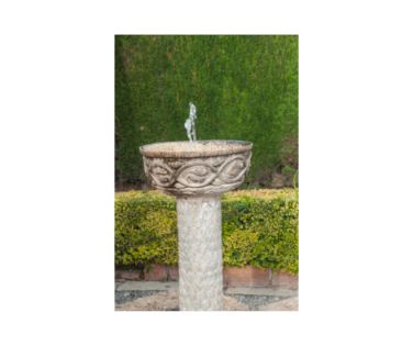 fuente-de-un-patio-escuela-espanol